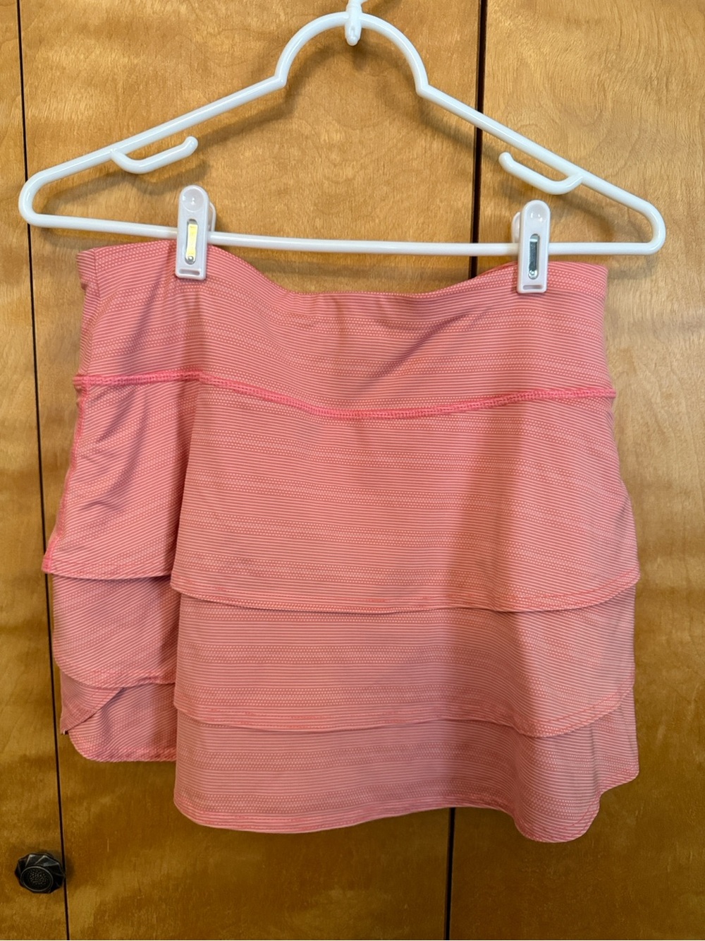 Athleta Coral Tiered Ruffle Athletic Skirt with shorts size medium